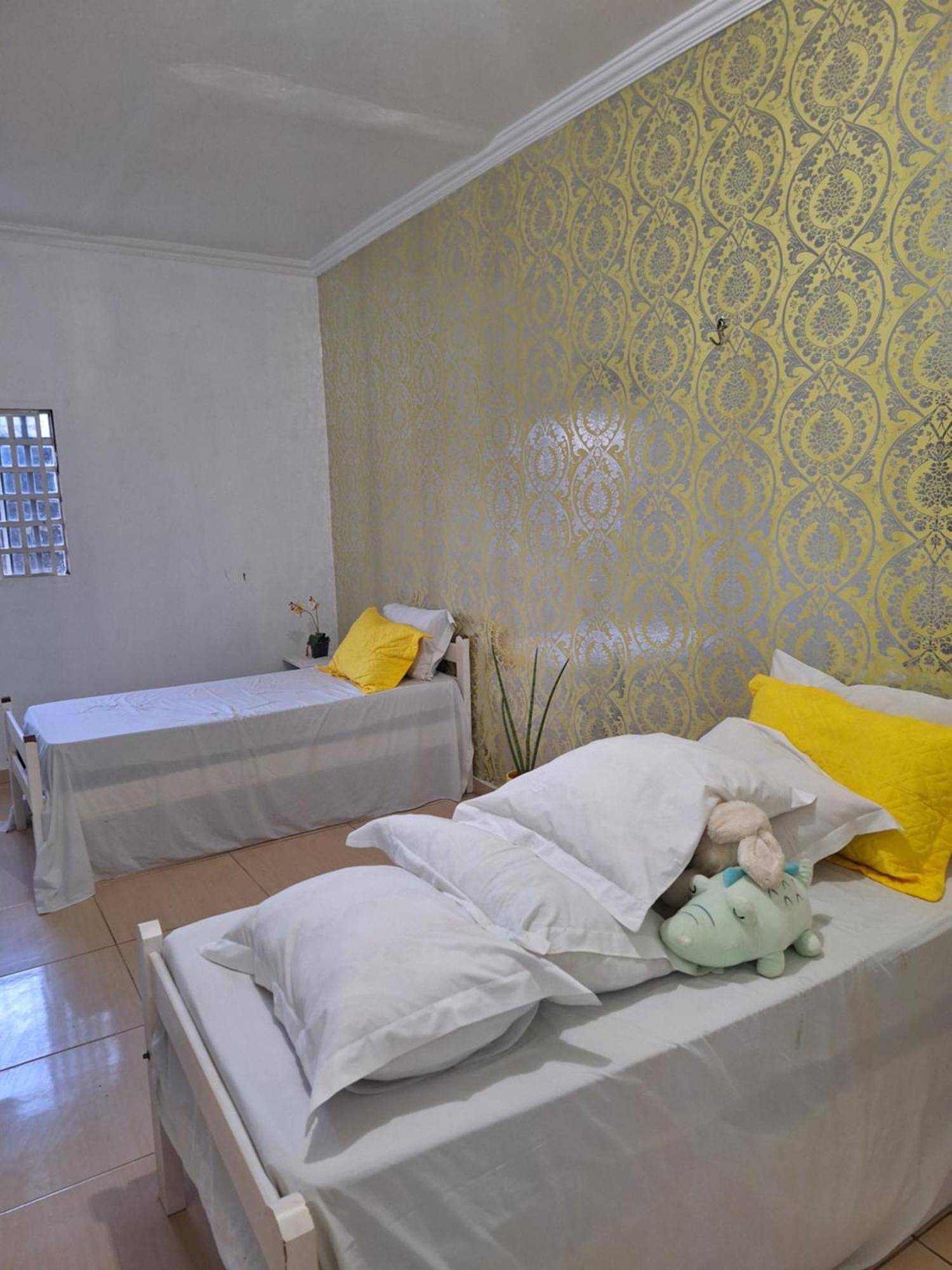 Quarto Triplo Com Banheiro Em Pousada E Restaurante ماناوس المظهر الخارجي الصورة