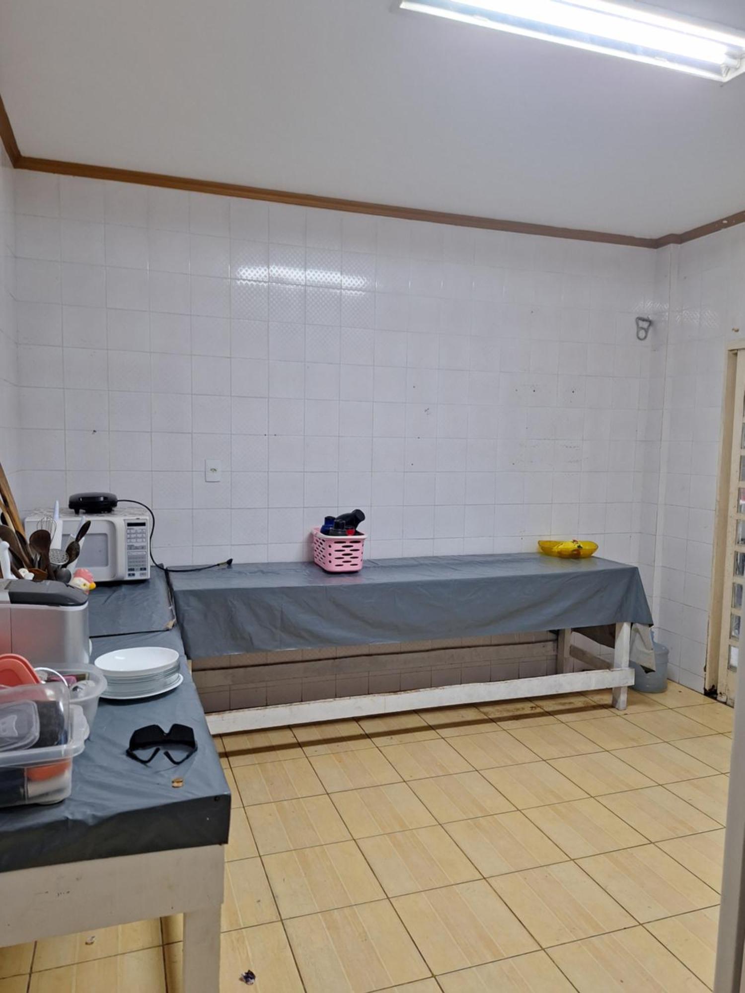 Quarto Triplo Com Banheiro Em Pousada E Restaurante ماناوس المظهر الخارجي الصورة